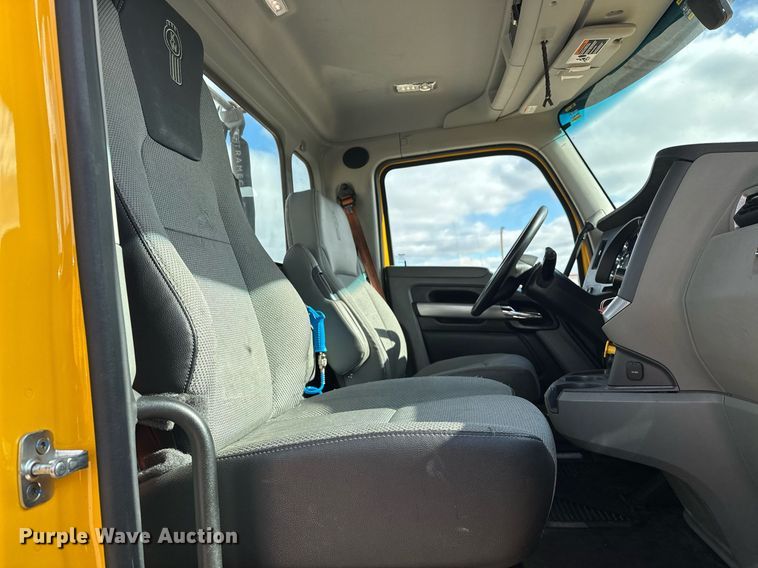 image for item ER4741 2020 Kenworth T680 semi truck