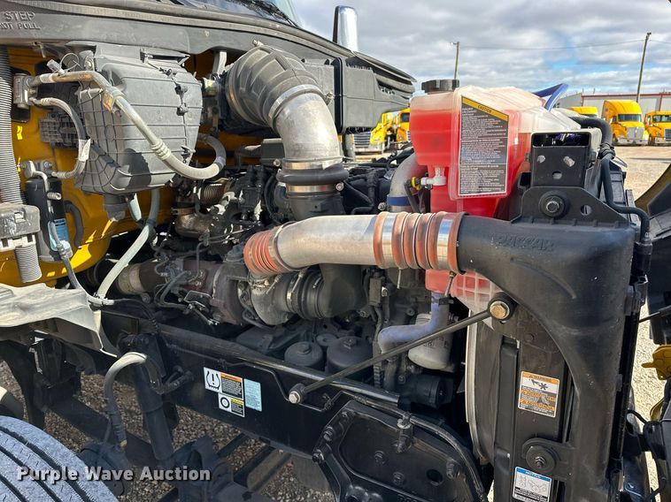 image for item ER4741 2020 Kenworth T680 semi truck