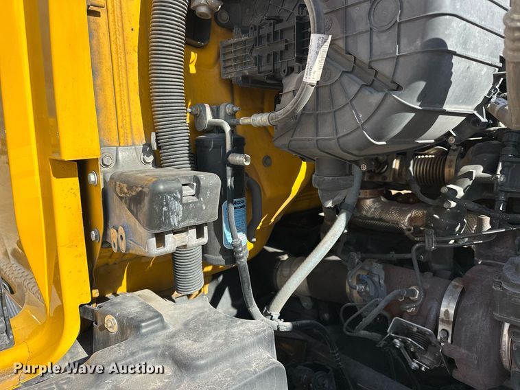 image for item ER4741 2020 Kenworth T680 semi truck