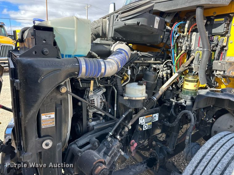 image for item ER4741 2020 Kenworth T680 semi truck