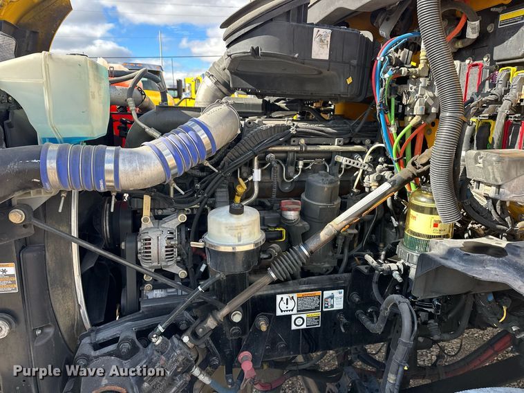 image for item ER4741 2020 Kenworth T680 semi truck