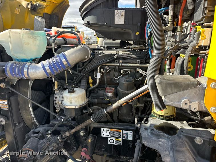 image for item ER4741 2020 Kenworth T680 semi truck