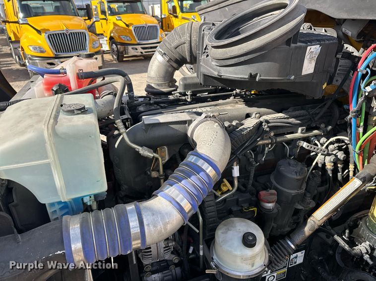 image for item ER4741 2020 Kenworth T680 semi truck