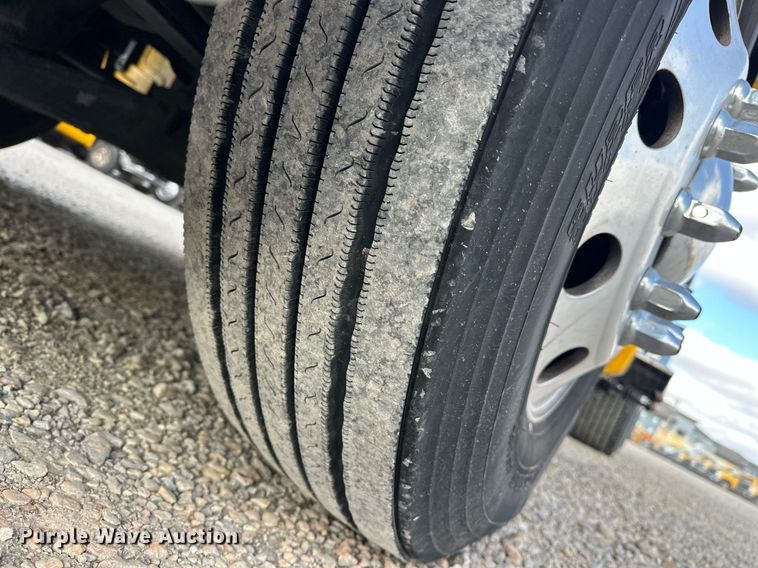 image for item ER4741 2020 Kenworth T680 semi truck