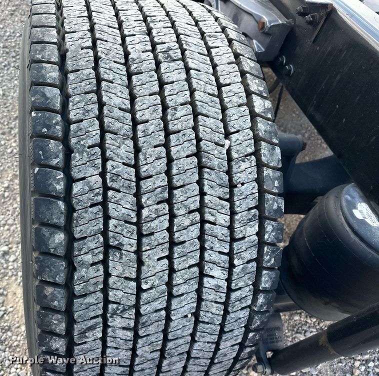 image for item ER4741 2020 Kenworth T680 semi truck