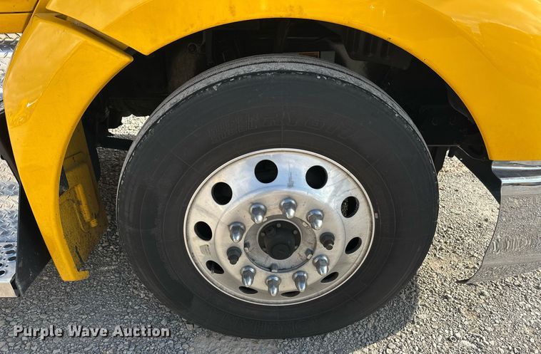 image for item ER4741 2020 Kenworth T680 semi truck