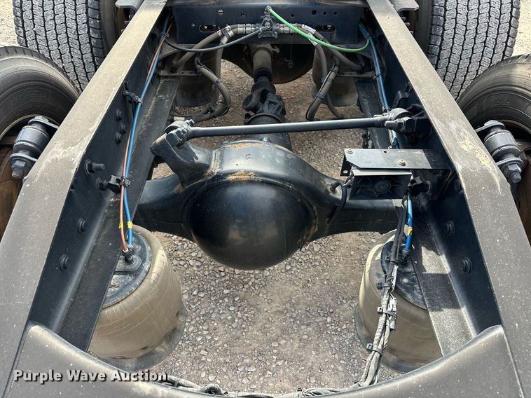 image for item ER4742 2021 Freightliner Cascadia 126 semi truck