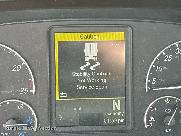 image for item ER4742 2021 Freightliner Cascadia 126 semi truck