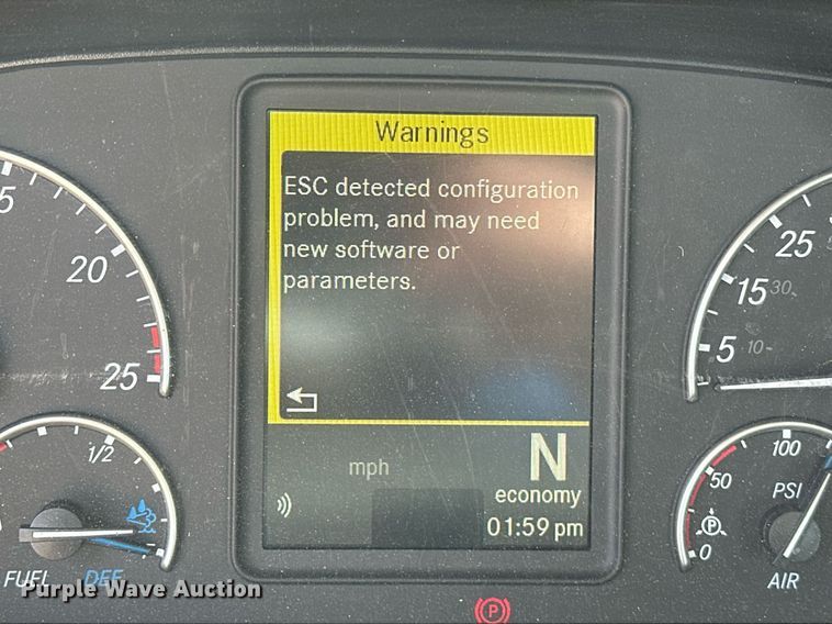 image for item ER4742 2021 Freightliner Cascadia 126 semi truck