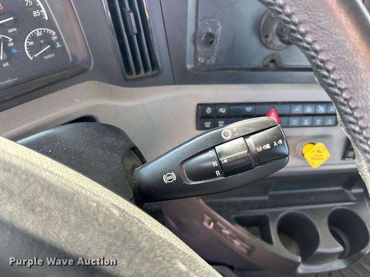 image for item ER4742 2021 Freightliner Cascadia 126 semi truck