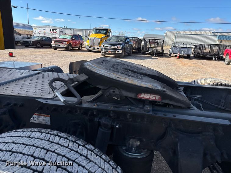 image for item ER4744 2022 Freightliner Cascadia 126 semi truck