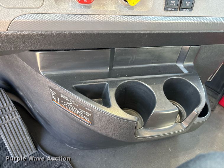 image for item ER4744 2022 Freightliner Cascadia 126 semi truck