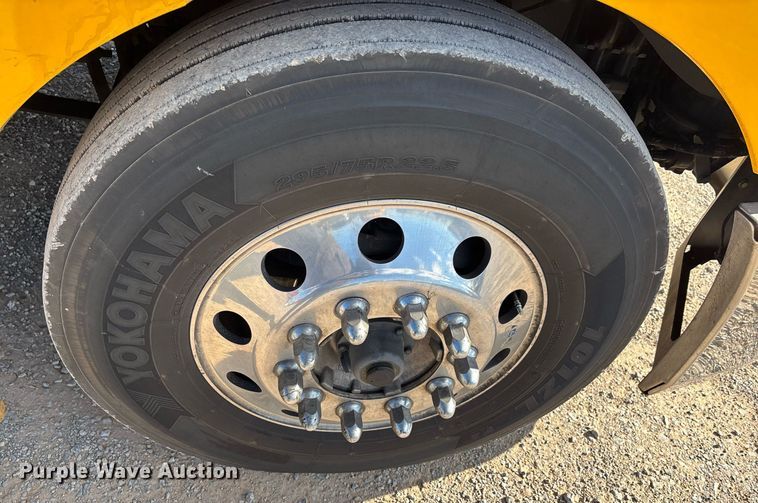 image for item ER4744 2022 Freightliner Cascadia 126 semi truck