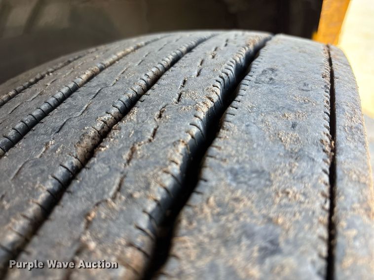 image for item ER4744 2022 Freightliner Cascadia 126 semi truck