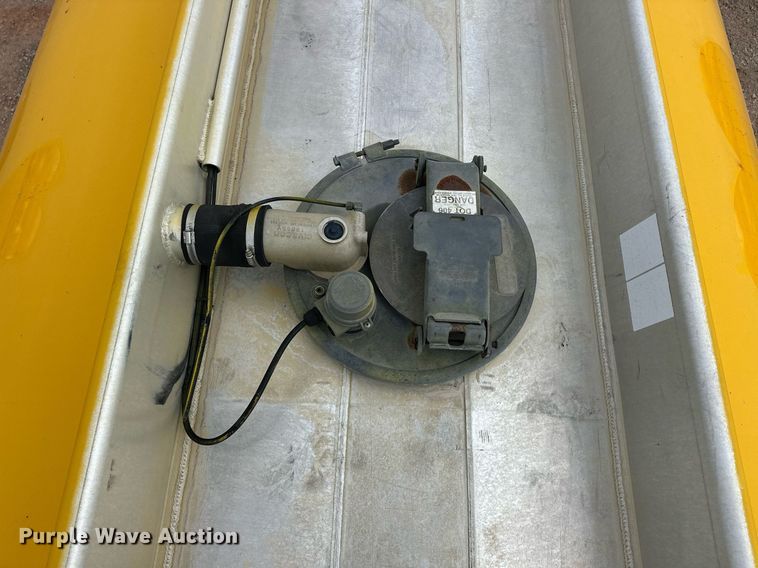 image for item ER4745 2005 Beall BAST-96-3-SB tank trailer