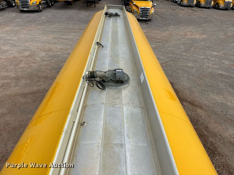 image for item ER4745 2005 Beall BAST-96-3-SB tank trailer