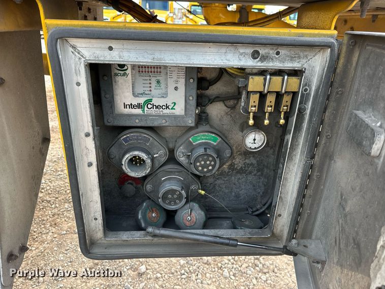 image for item ER4745 2005 Beall BAST-96-3-SB tank trailer