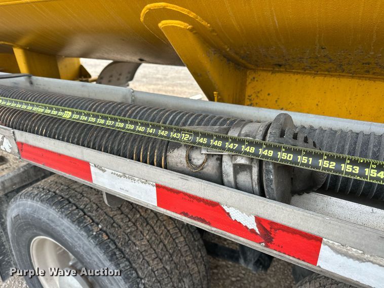 image for item ER4745 2005 Beall BAST-96-3-SB tank trailer