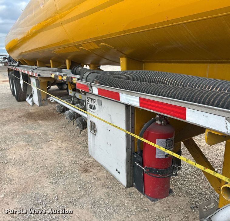 image for item ER4745 2005 Beall BAST-96-3-SB tank trailer