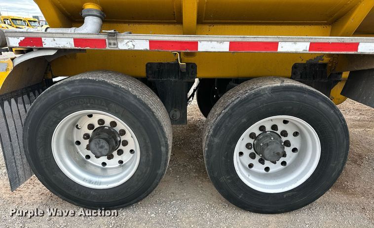 image for item ER4745 2005 Beall BAST-96-3-SB tank trailer
