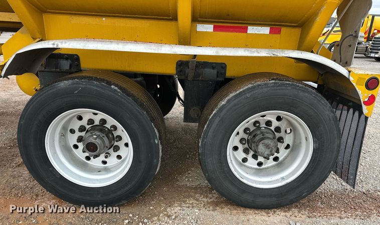 image for item ER4745 2005 Beall BAST-96-3-SB tank trailer