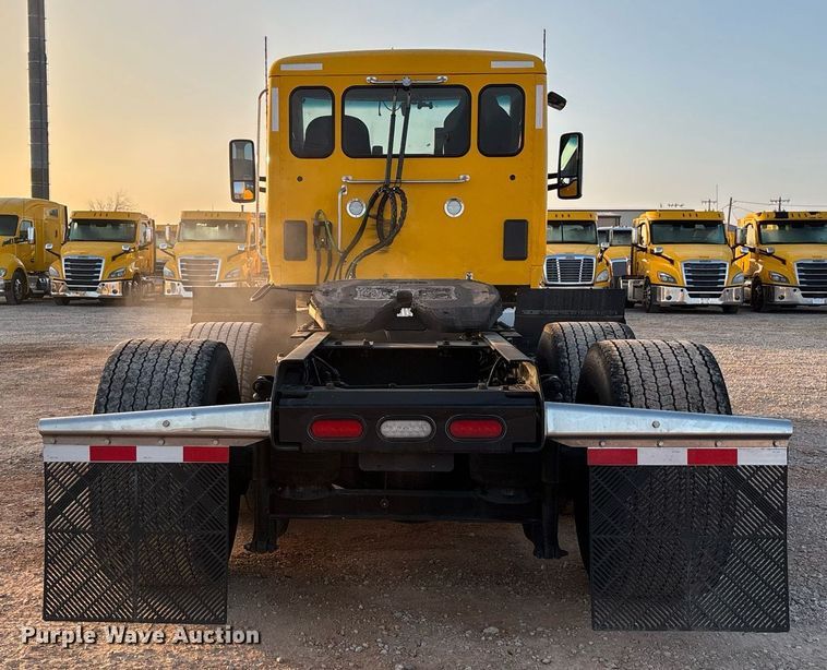 image for item ER4746 2022 Kenworth T680 semi truck