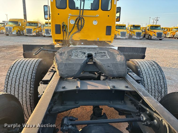 image for item ER4746 2022 Kenworth T680 semi truck