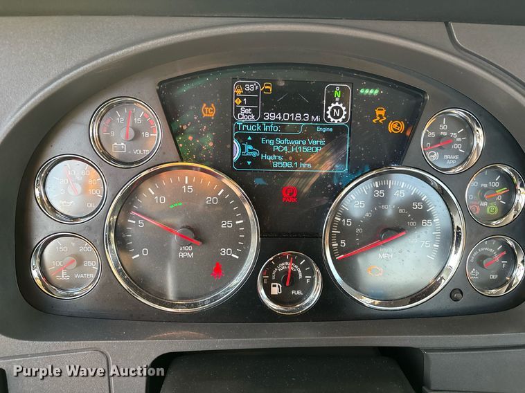 image for item ER4746 2022 Kenworth T680 semi truck