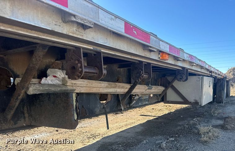 image for item LH9416 2002 Transcraft  DTL-2100 W2 drop deck trailer