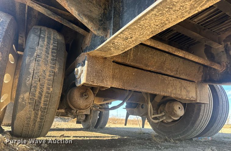 image for item LH9416 2002 Transcraft  DTL-2100 W2 drop deck trailer