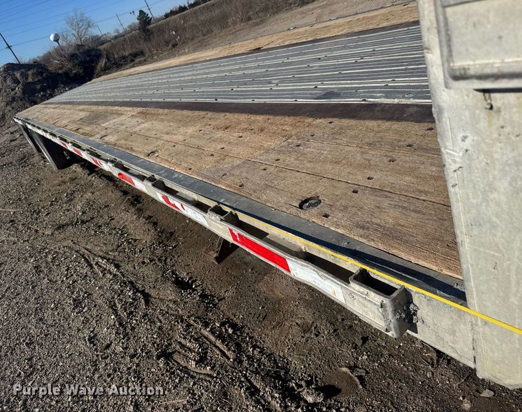 image for item LH9416 2002 Transcraft  DTL-2100 W2 drop deck trailer