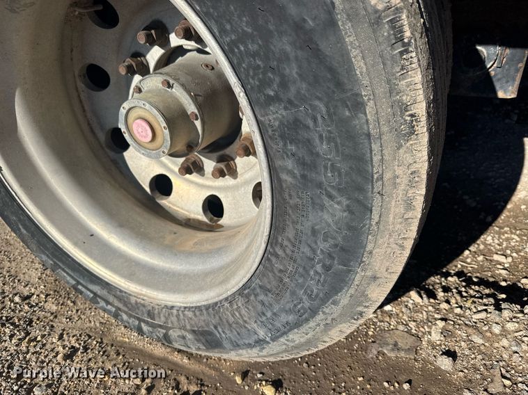 image for item LH9416 2002 Transcraft  DTL-2100 W2 drop deck trailer