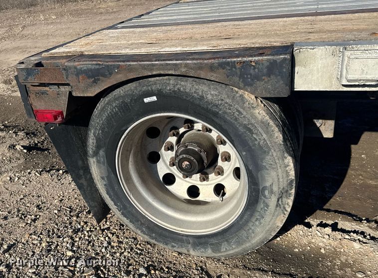 image for item LH9416 2002 Transcraft  DTL-2100 W2 drop deck trailer