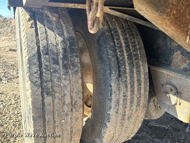 image for item LH9416 2002 Transcraft  DTL-2100 W2 drop deck trailer