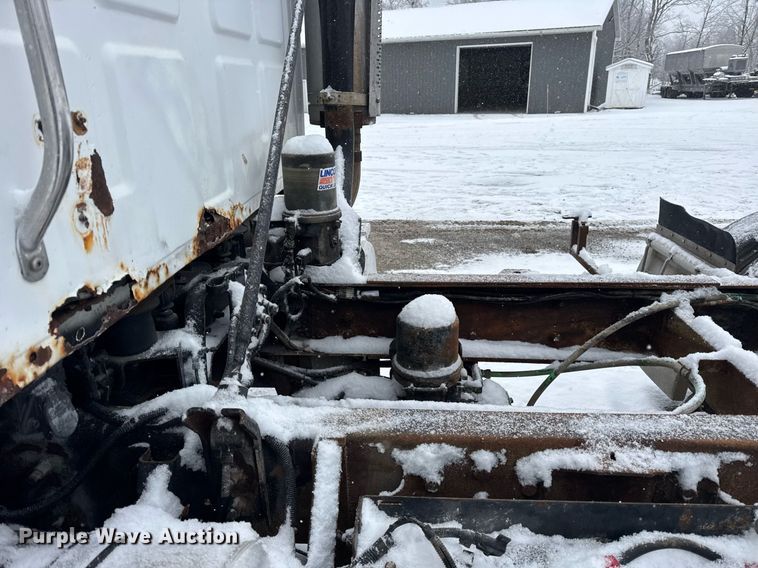 image for item OG9753 2002 Sterling A9500 truck cab and chassis