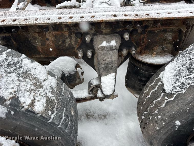 image for item OG9753 2002 Sterling A9500 truck cab and chassis