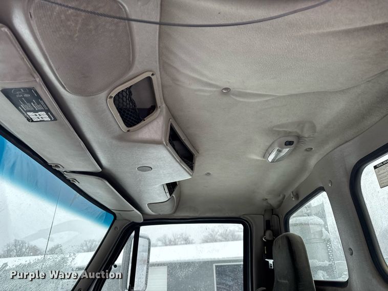 image for item OG9753 2002 Sterling A9500 truck cab and chassis