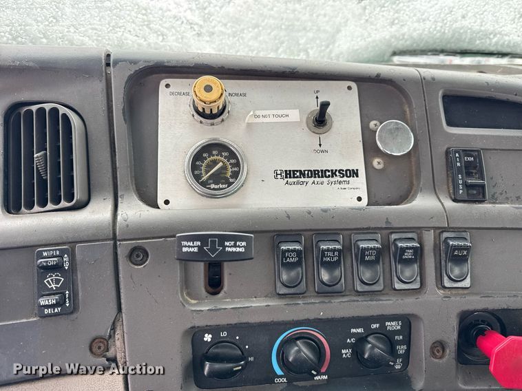 image for item OG9753 2002 Sterling A9500 truck cab and chassis