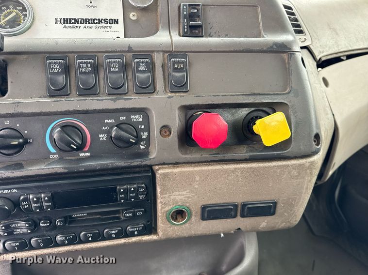 image for item OG9753 2002 Sterling A9500 truck cab and chassis