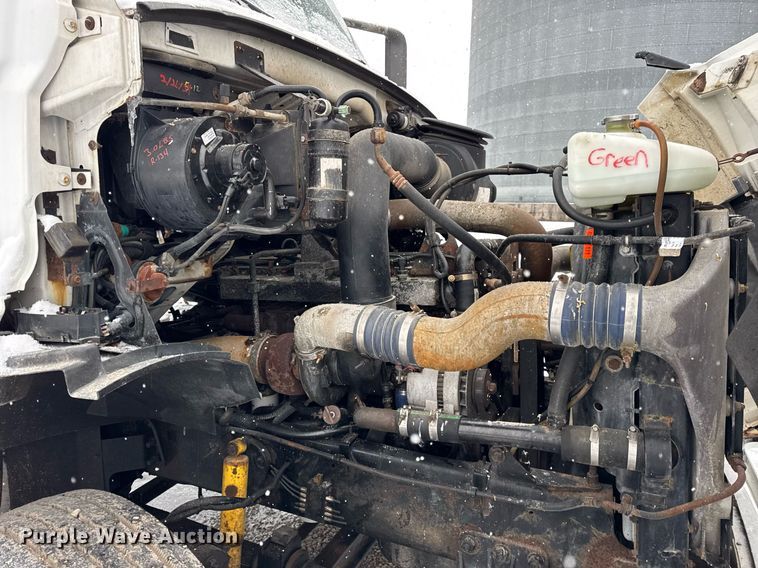 image for item OG9753 2002 Sterling A9500 truck cab and chassis