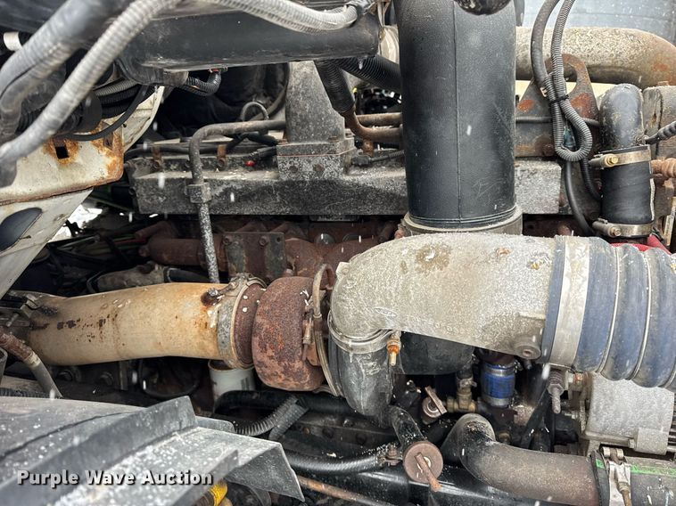 image for item OG9753 2002 Sterling A9500 truck cab and chassis