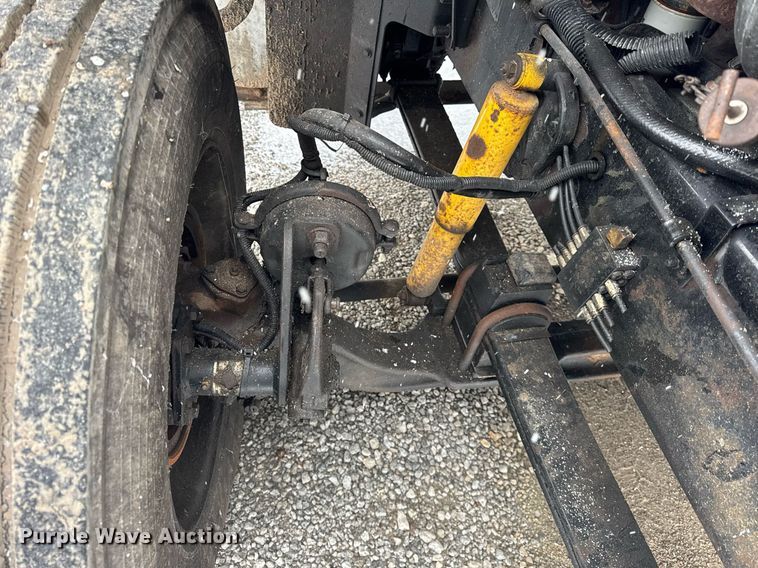 image for item OG9753 2002 Sterling A9500 truck cab and chassis