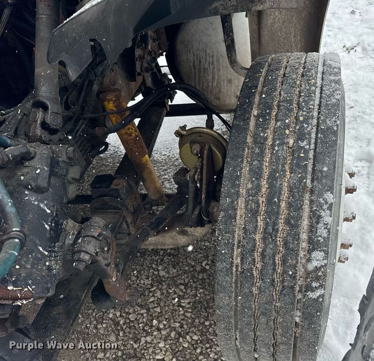 image for item OG9753 2002 Sterling A9500 truck cab and chassis