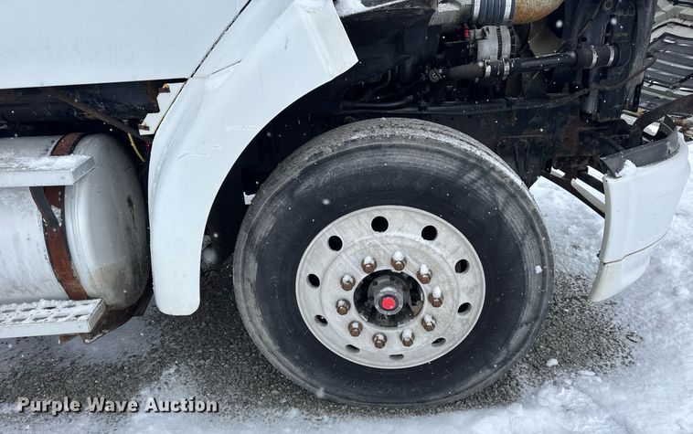 image for item OG9753 2002 Sterling A9500 truck cab and chassis