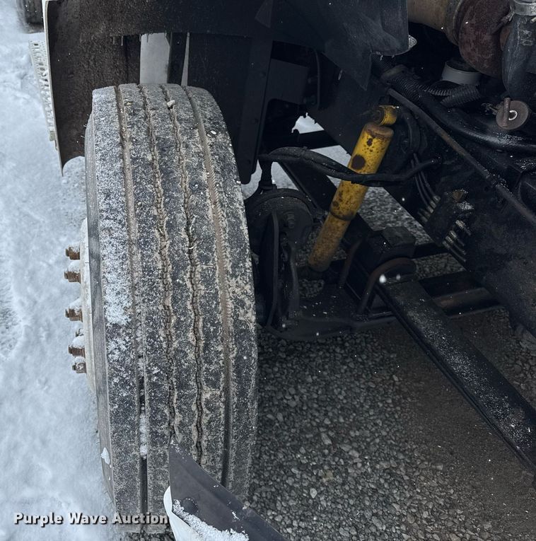 image for item OG9753 2002 Sterling A9500 truck cab and chassis