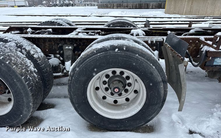 image for item OG9753 2002 Sterling A9500 truck cab and chassis