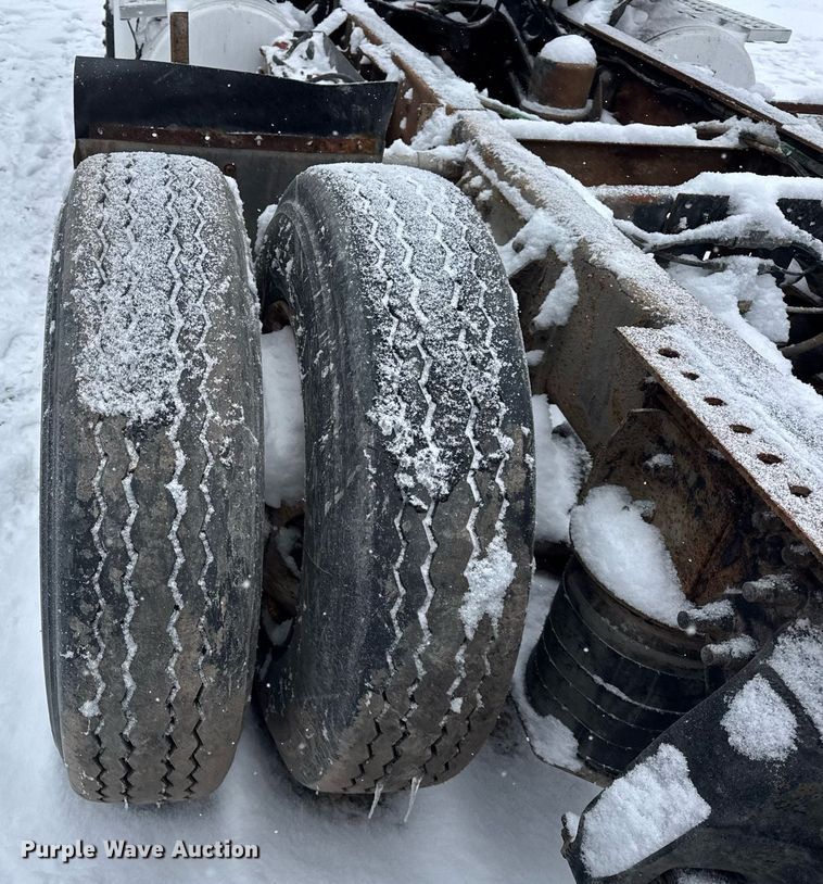 image for item OG9753 2002 Sterling A9500 truck cab and chassis