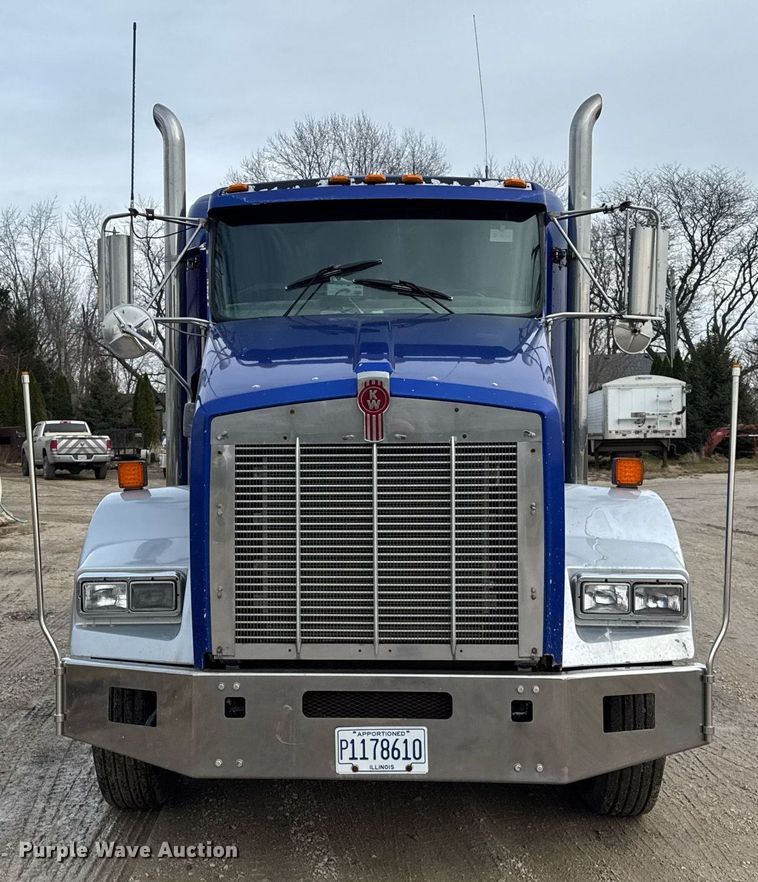 image for item OG9785 2001 Kenworth  T800 semi truck