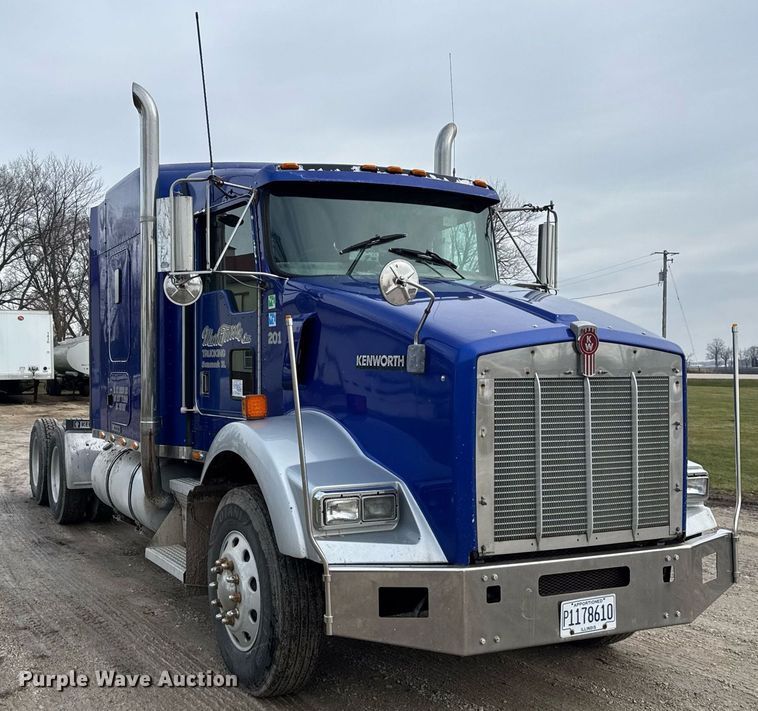 image for item OG9785 2001 Kenworth  T800 semi truck