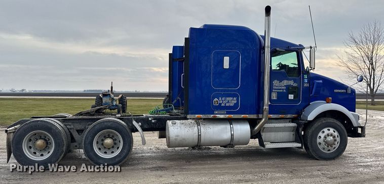 image for item OG9785 2001 Kenworth  T800 semi truck